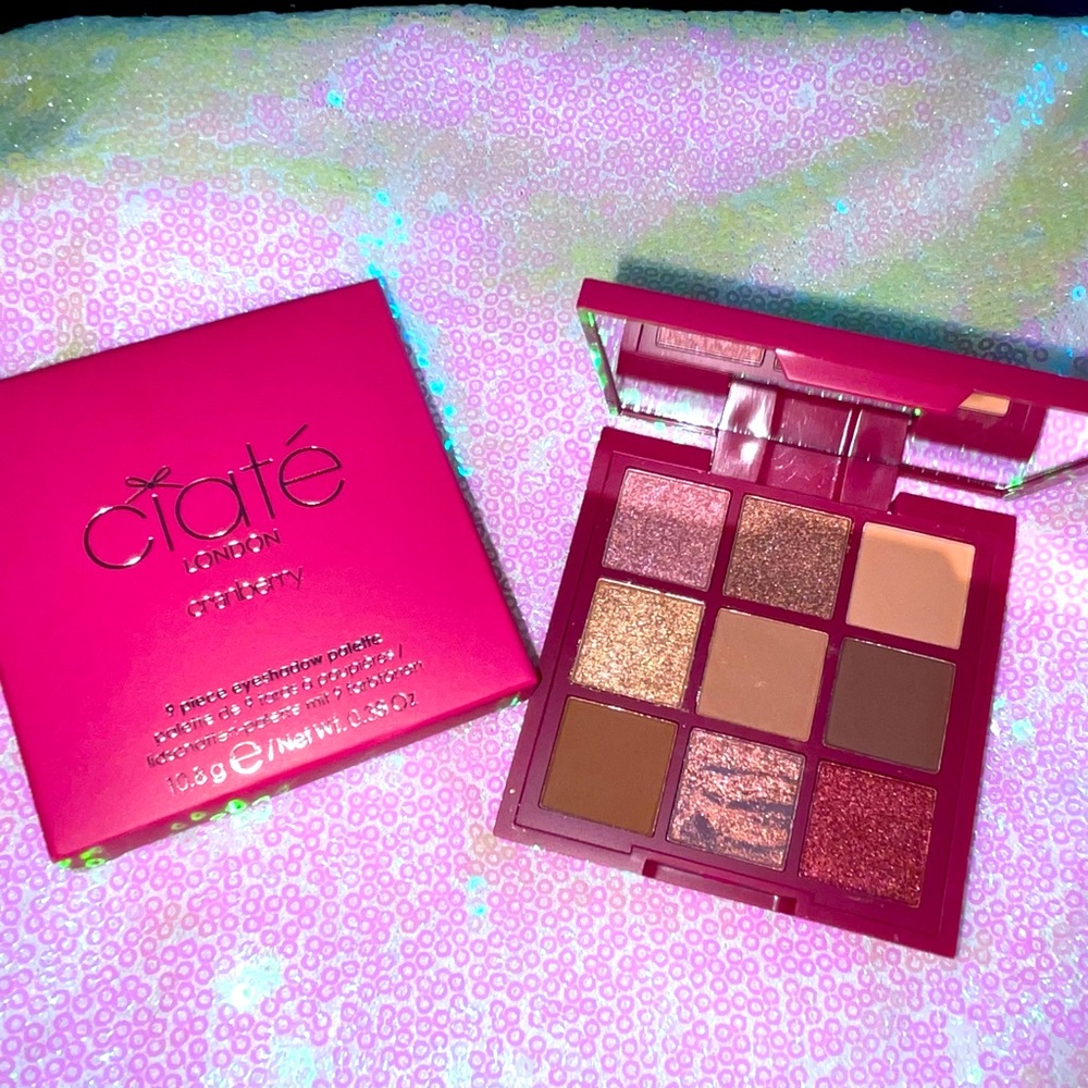 Ciate London CMP032 Cranberry 9 Shades Eyeshadow Palette 10.8 g e / 0.38 Oz NIB